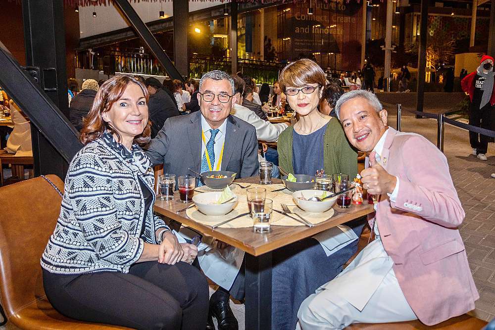 El embajador de Japón y acompañantes. (Cedida)