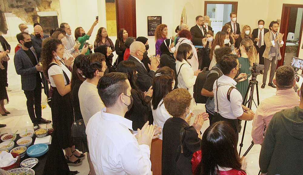 Largos aplausos por la embajadora de México tras sus palabras. (EL CORREO)