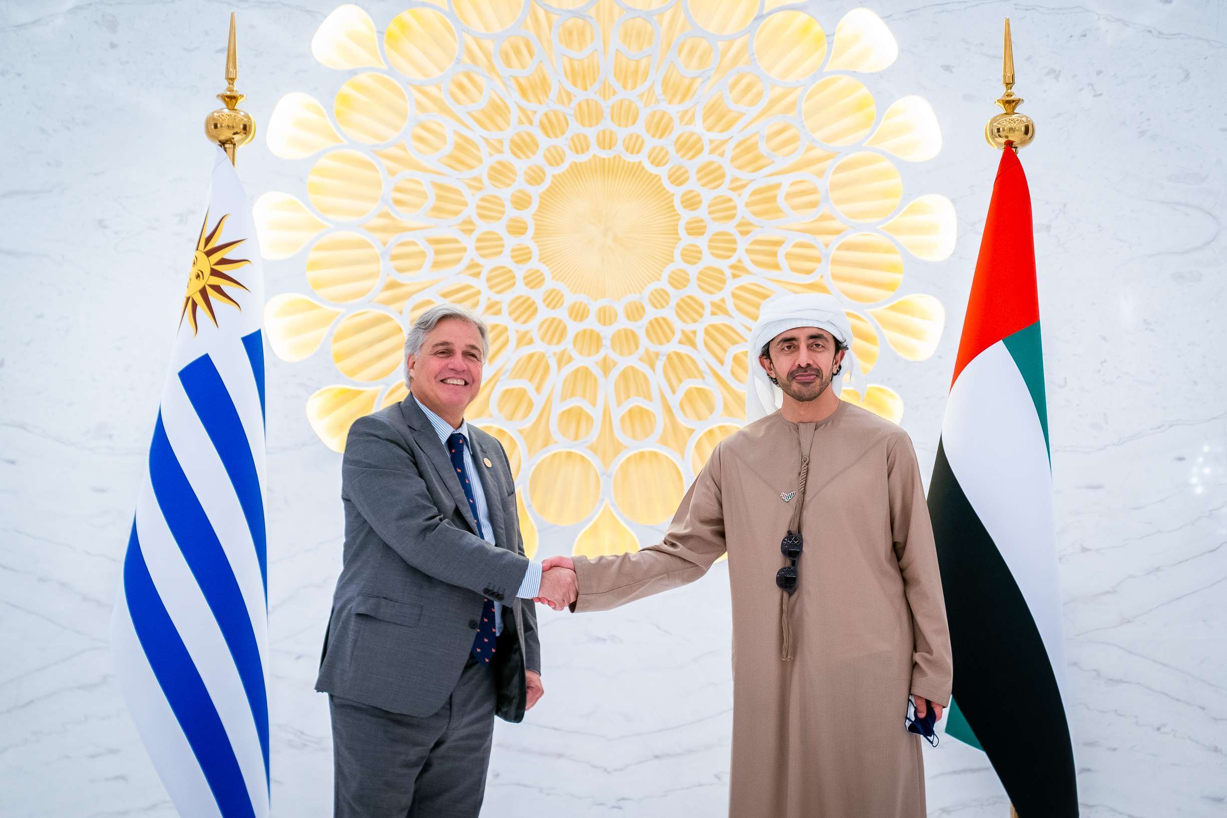 Los ministros de Exteriores de Uruguay y Emiratos. (WAM)