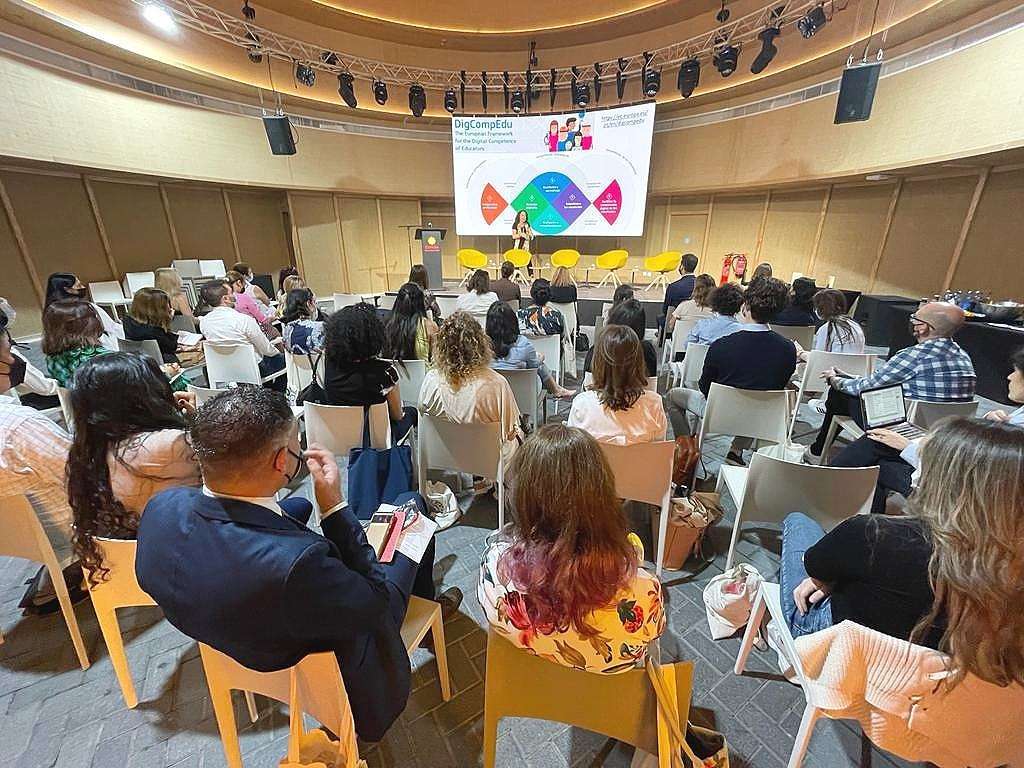 Jornadas del Instituto Cervantes en Expo 2020. (EL CORREO)