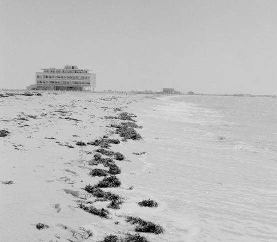 The Beach Hotel en Abu Dhabi en la década de 1960. (Archivo BP)