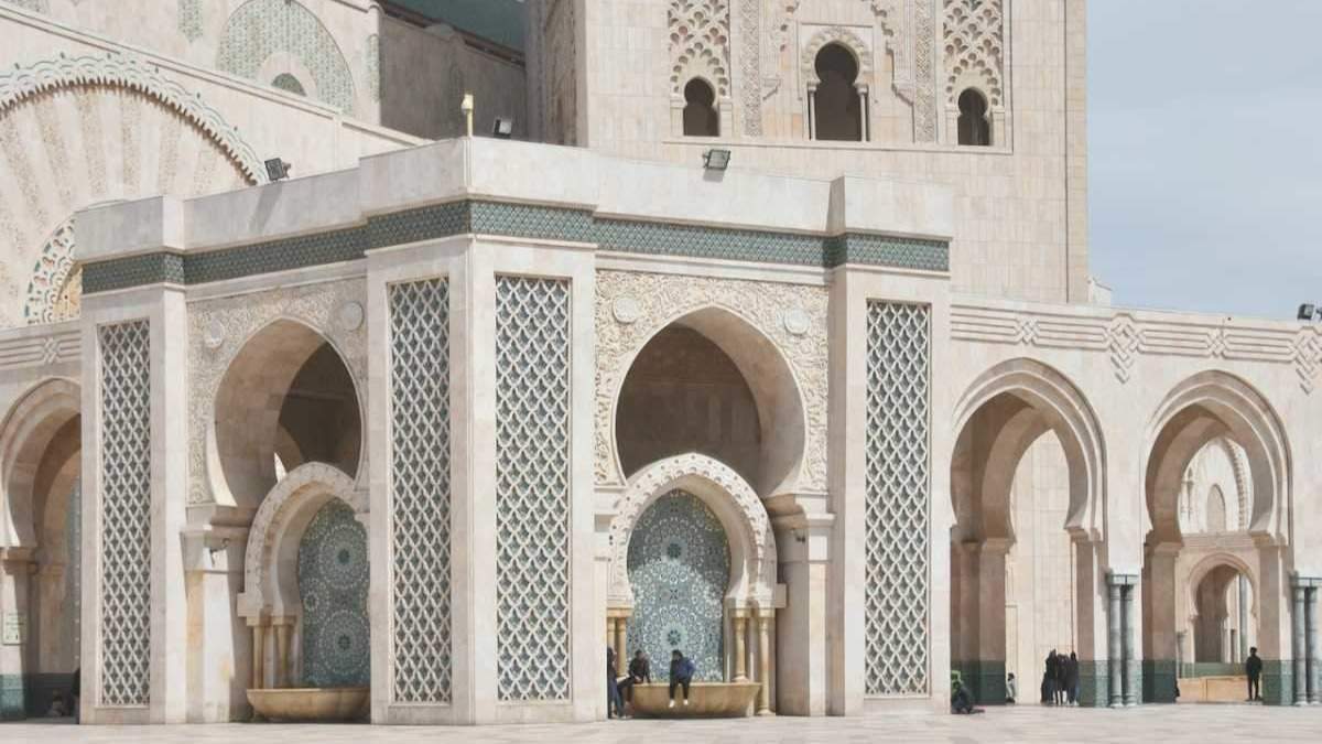 El exterior de la Mezquita de Casablanca es impresionante. Foto: pexels.