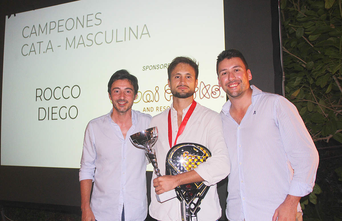 De izquierda a derecha, Salvador Medina, Rocco Ballester -ganador de la categoría A masculina- y José Nácher. (EL CORREO)