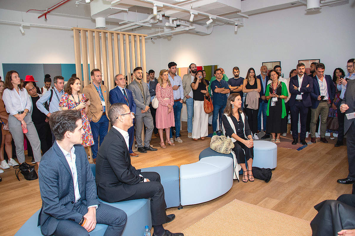 La presentación oficial del Pabellón de España en Downtown Design Dubai reunió a numerosos profesionales del sector. (Cedida)