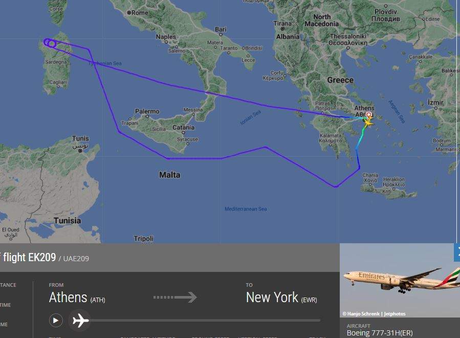 Captura de pantalla del vuelo EK209 en la web Flightradar24.