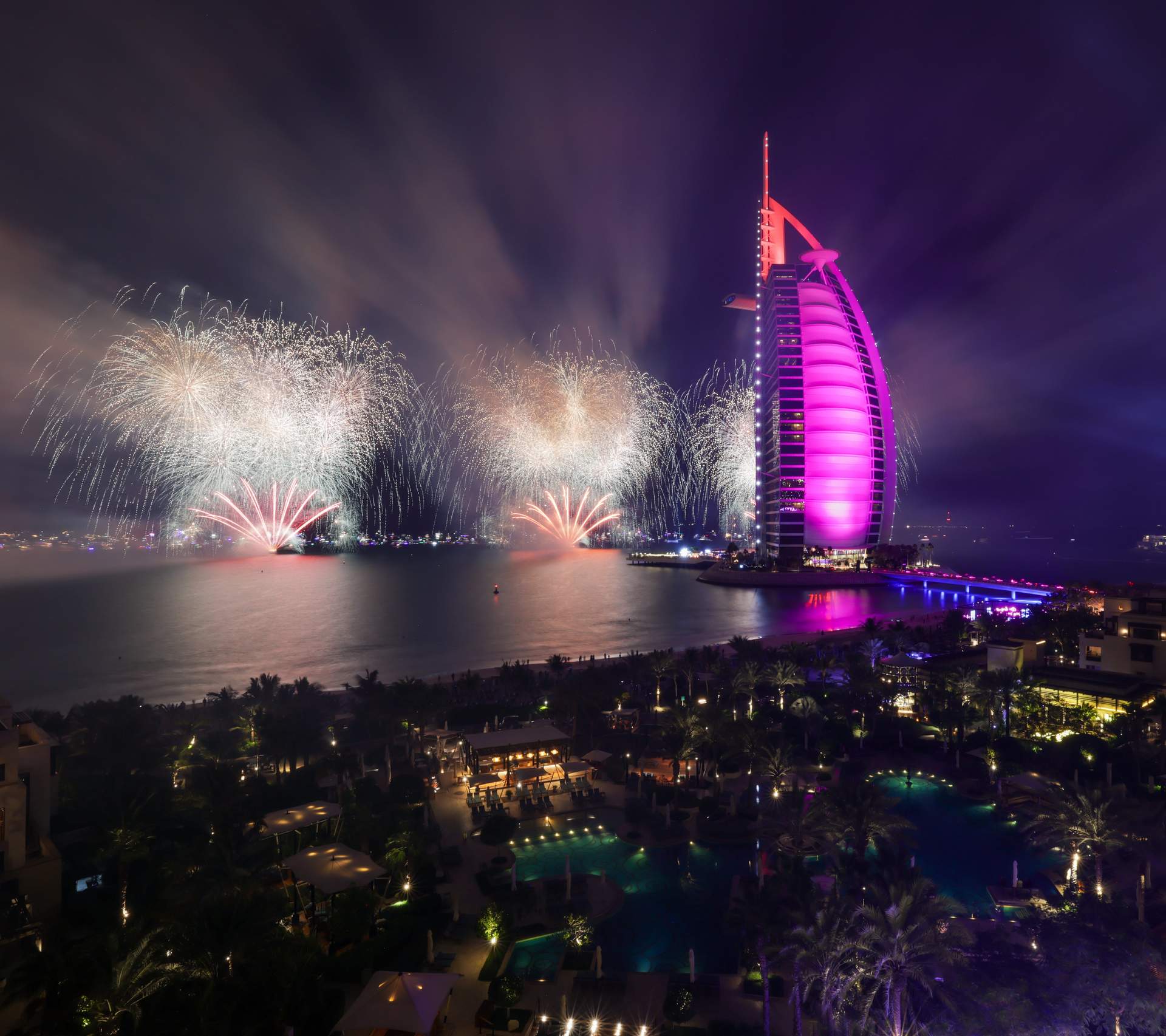El Burj Al Arab en el Año Nuevo 2023. (@DXBMediaOffice)