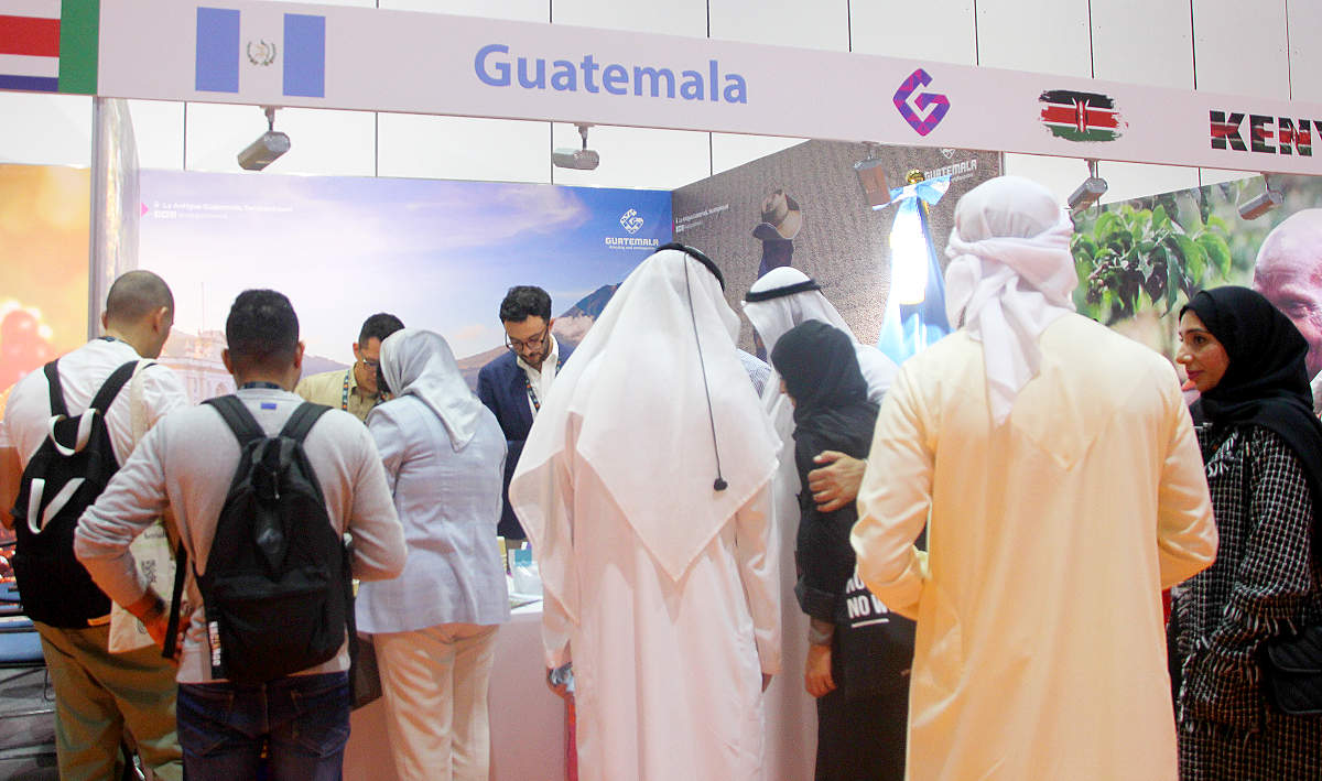El stand de Guatemala en World of Coffee Dubai generó gran expectación ya en la jornada de la influyente feria. (EL CORREO)