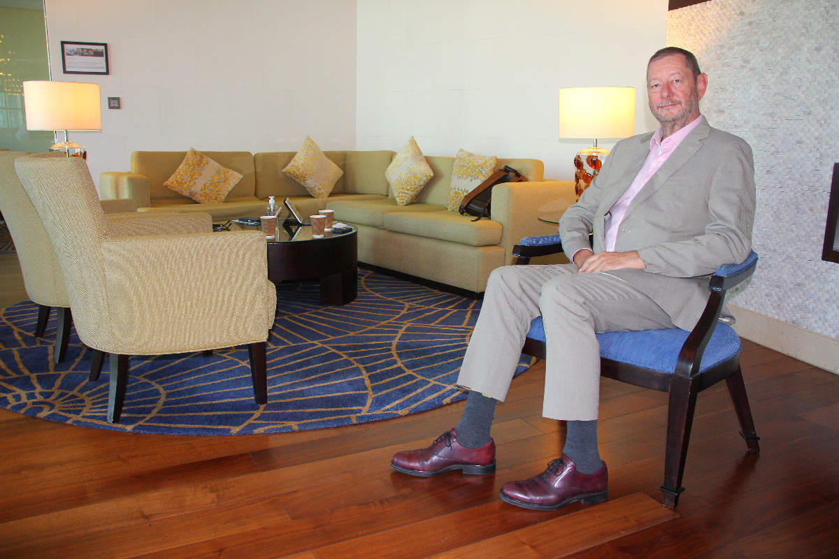 Philippe Thirion, con una larga y exitosa trayectoria profesional, presta servicio a través de Terracotta a compañías como ADNOC, Total, Dubai Petroleum, Emirates Airline, Siemens o las españolas Atexis, Andreu o Hexa Ingenieros. (EL CORREO)