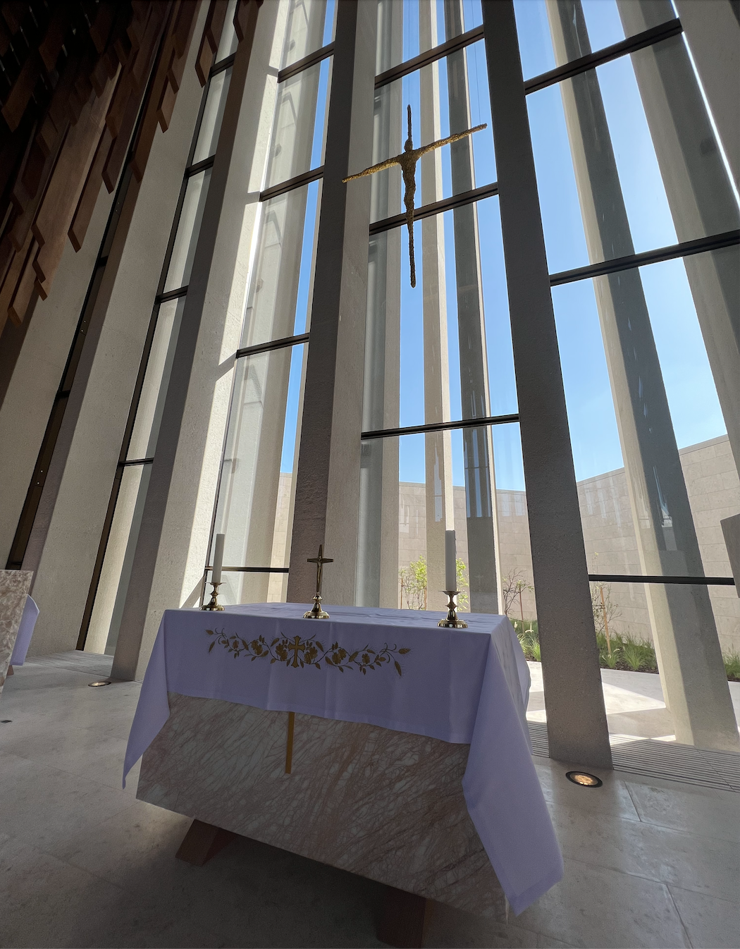 Altar de la iglesia Papa Francisco. (ELCORREO)