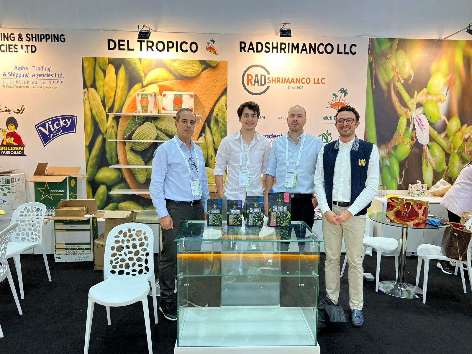 Representantes de Del Trópico en Gulfood. (EL CORREO DEL GOLFO)