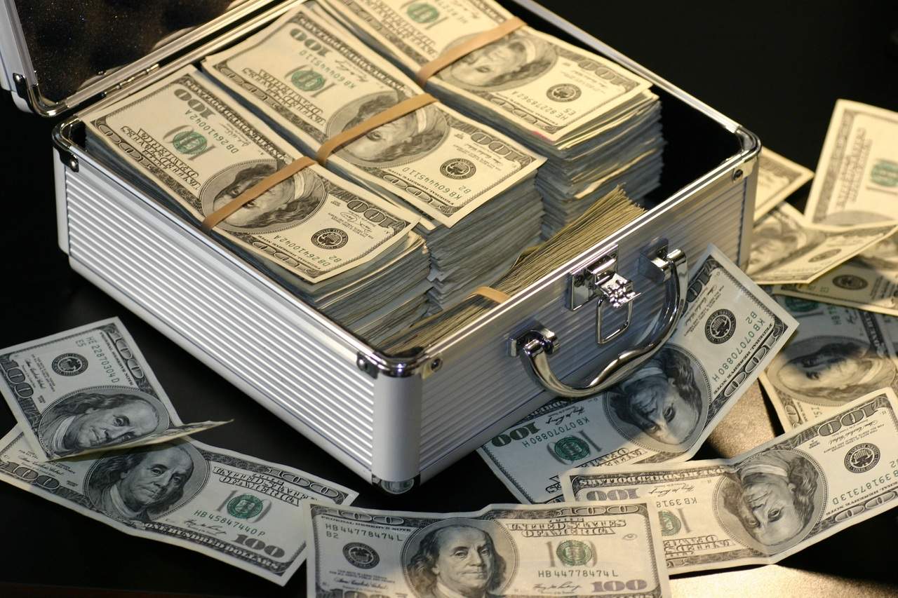 money-business-cash-bank-american-currency-613440-pxhere.com (1)