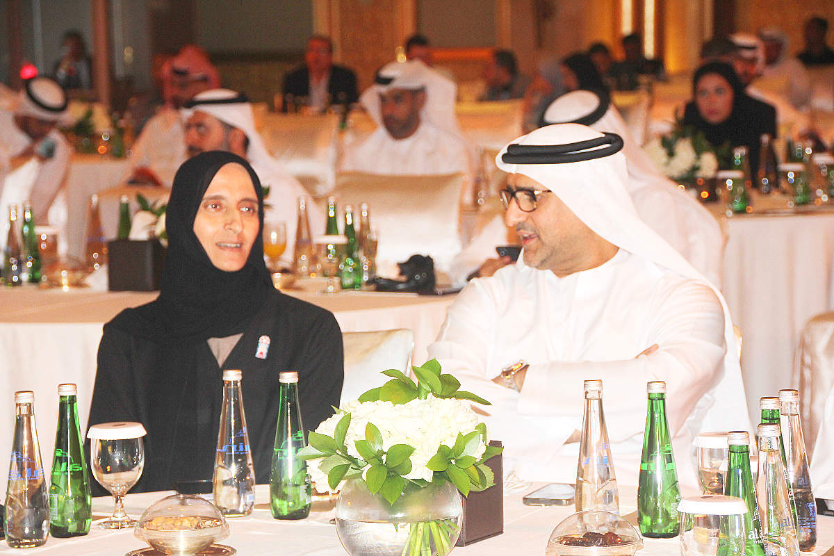 A la izquierda, Suaad AlSuwaidi, presidenta de la Junta Directiva de The Spanish School of Abu Dhabi e integrante del comité organizador de Iniciativa 'Andalucía: historia y civilización'. (EL CORREO)