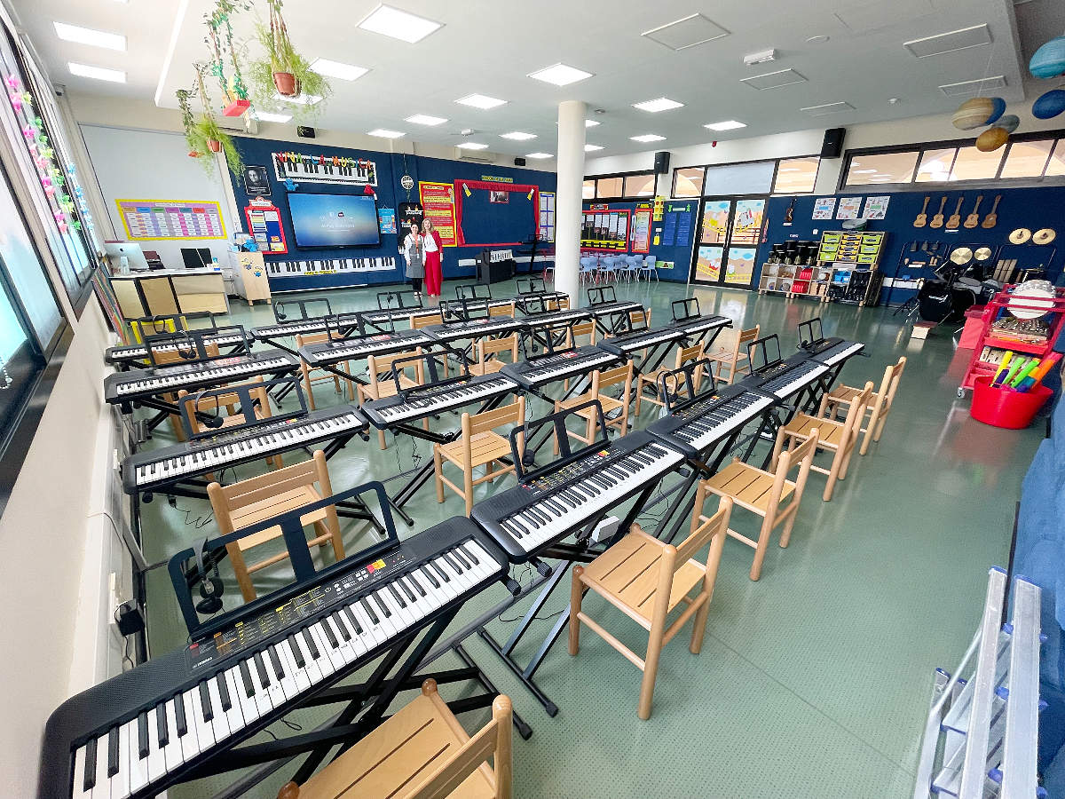 Espectacular aula de música: no le falta un detalle. (EL CORREO)
