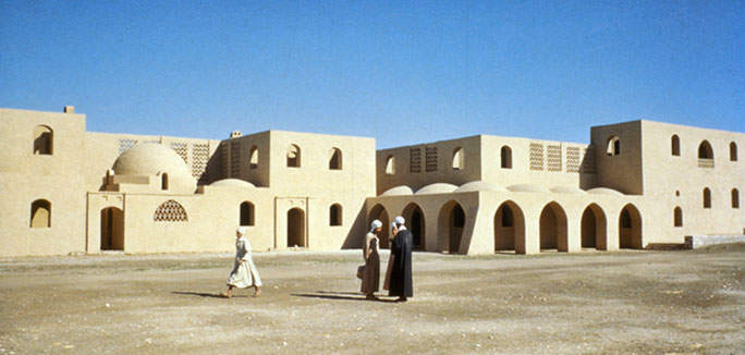 Poblado de New Gourna, diseñado y construido en Egipto por el arquitecto Hassan Fathi