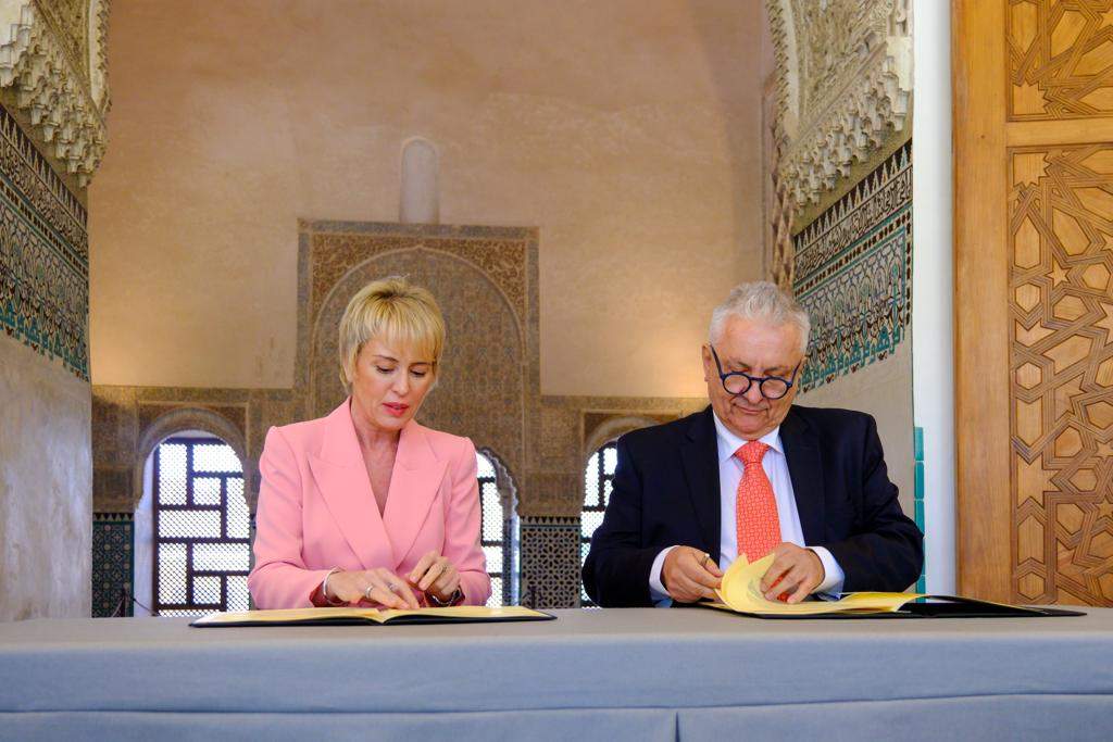 Carme Artigas y Horst Simon, el pasado marzo en la firma del acuerdo entre el Gobierno de España y ADIA Lab