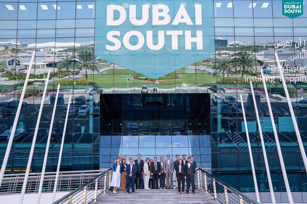 La delegación argentina en la zona franca Dubai South . (Cedida)