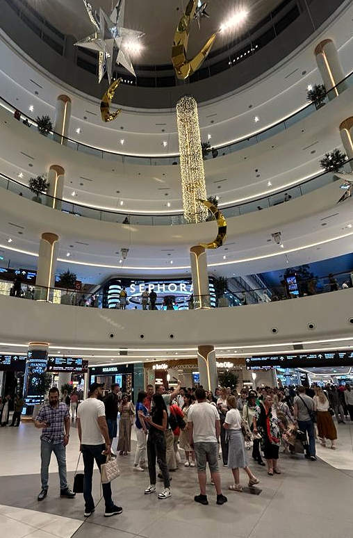 Interior de Dubai Mall este miércoles. (EL CORREO)