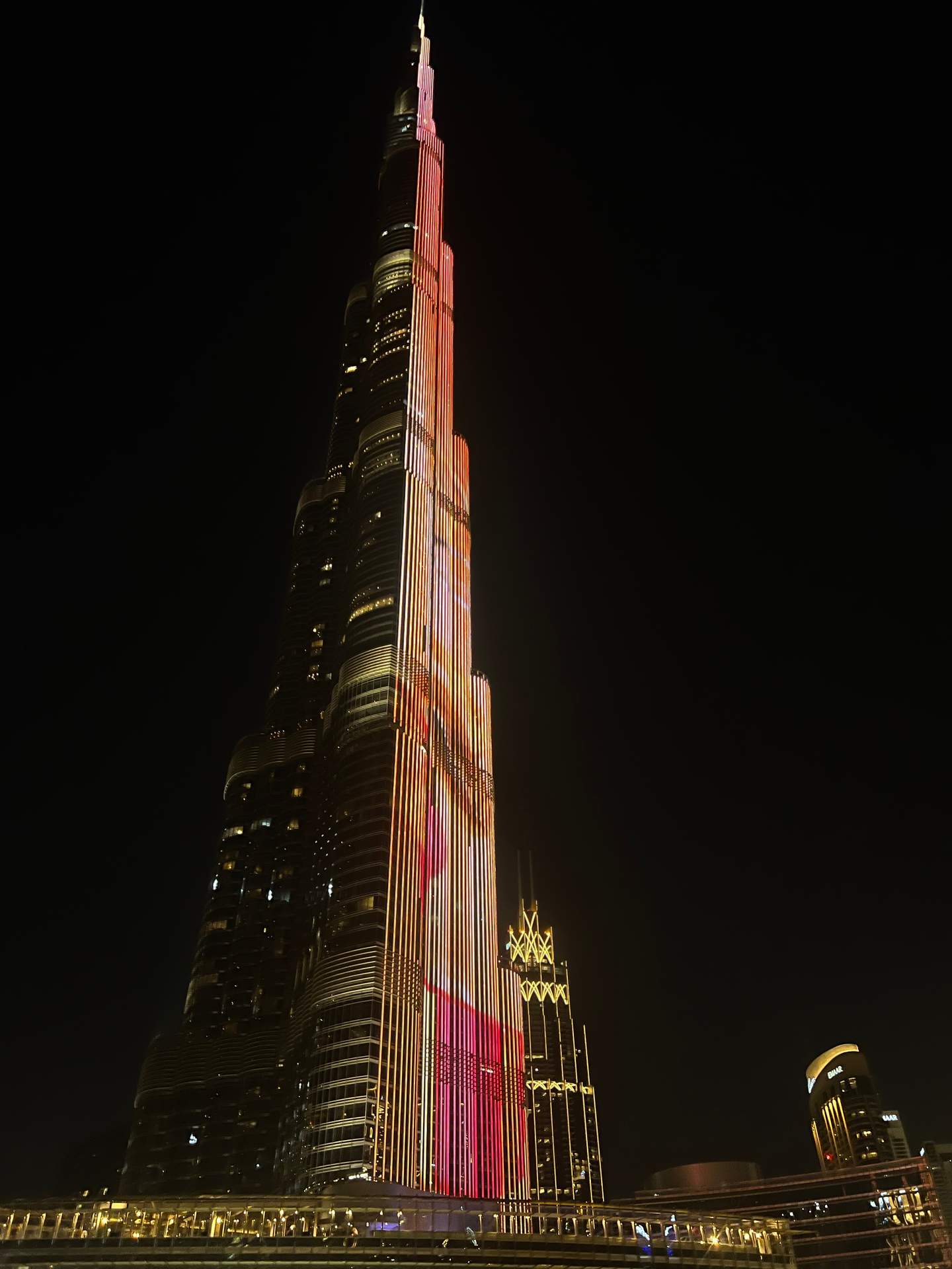 El Burj Khalifa de noche. (El Correo del Golfo)
