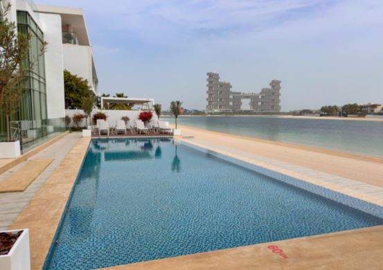 Piscina con magníficas vistas. (Fuente externa)