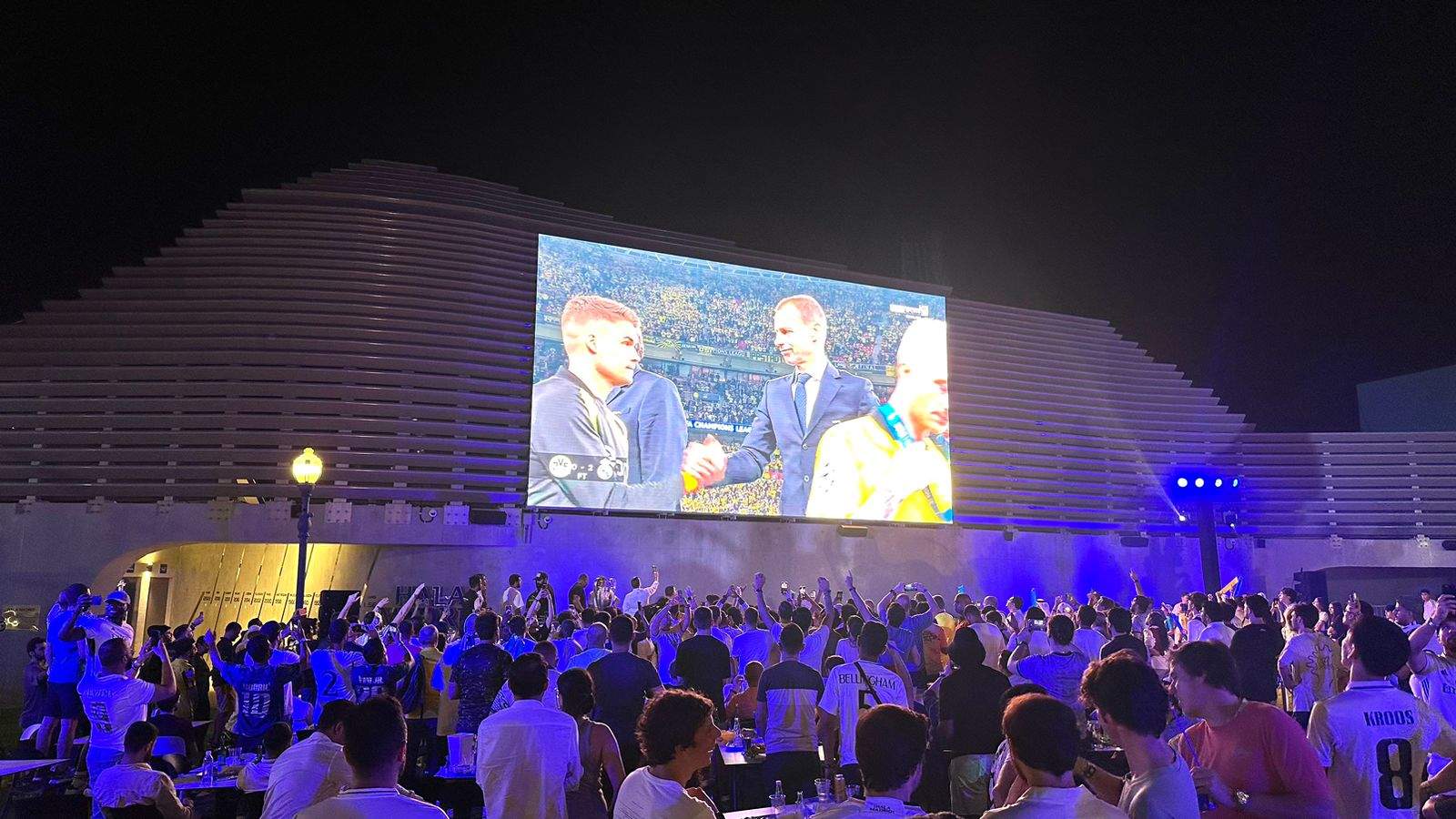 Real Madrid World de Dubai ha vivido su primera gran noche con la gran victoria blanca.