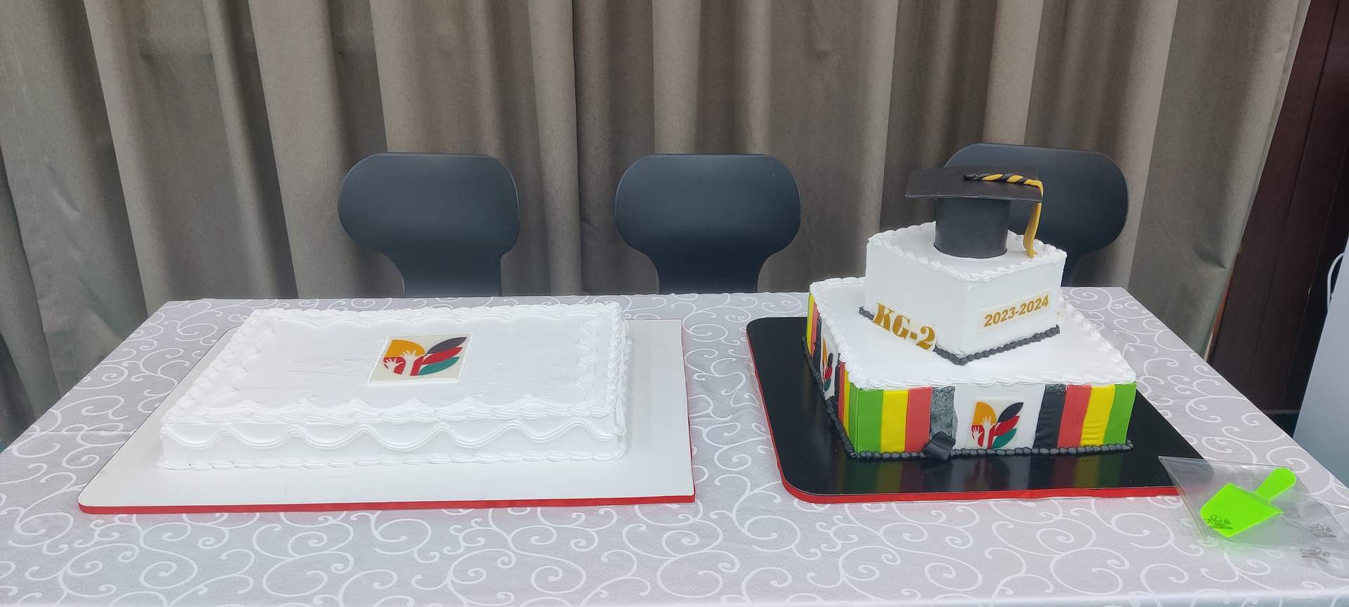 Tartas especiales para conmemorar la graduación. (EL CORREO)