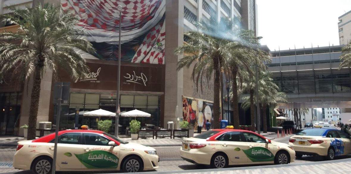 Una parada de taxis en Dubai. (EL CORREO)