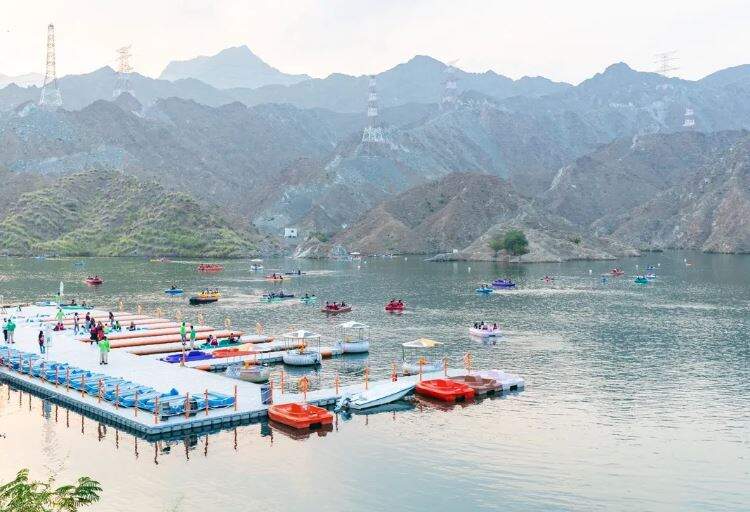 Presa de Al Rafisah, Sharjah. (alkhorkayak.com)