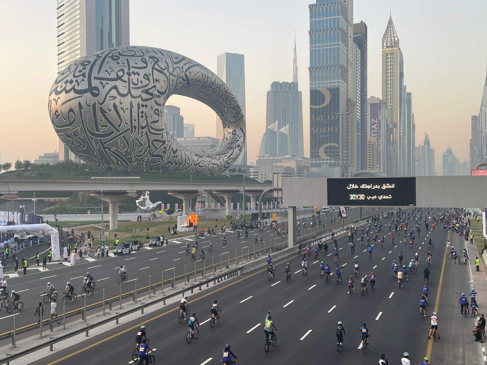 Panorámica aérea de la Dubai Ride 2024. (Dubai Media Office)