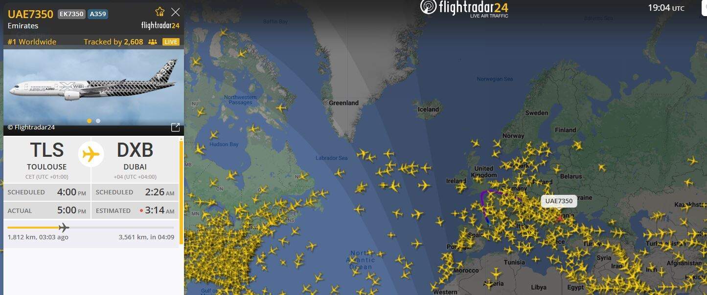 Captura de pantalla del vuelo del A350 de Emirates en flightradar24.
