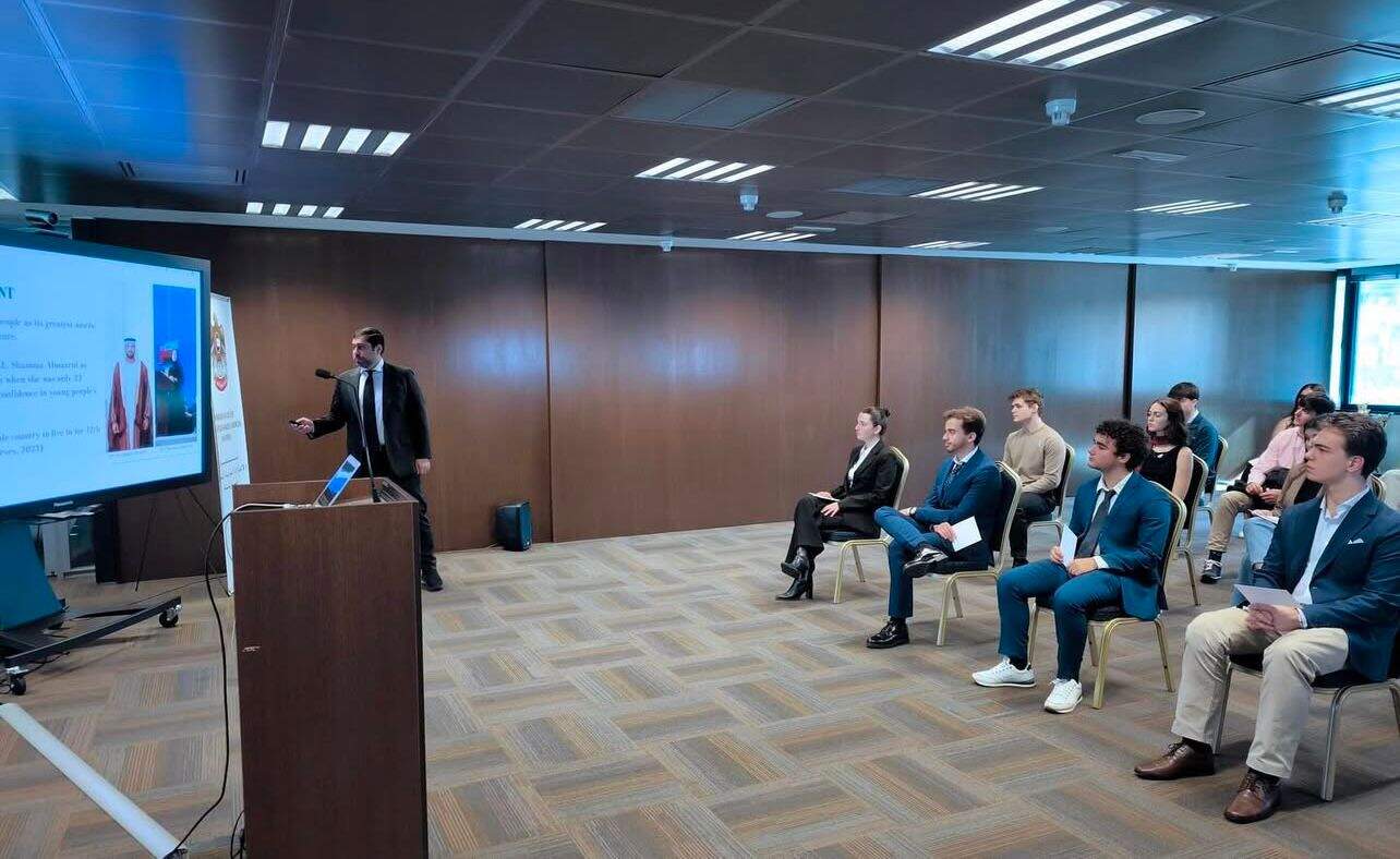 Ibrahim Alnuaimi durante la conferencia. (Cedida)