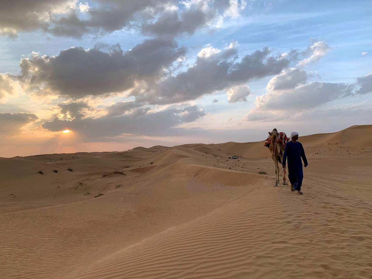 Paseo en camello por el desierto de Dubai. (EL CORREO)