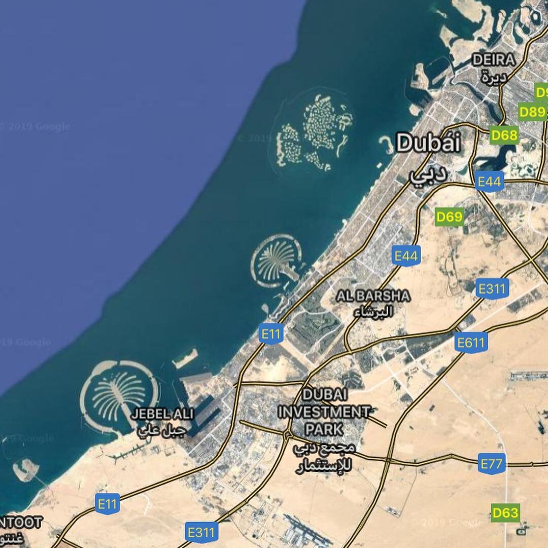 Vista aérea de la costa de Dubai con el archipiélago de Las Islas del Mundo a la derecha. (Fuente externa)