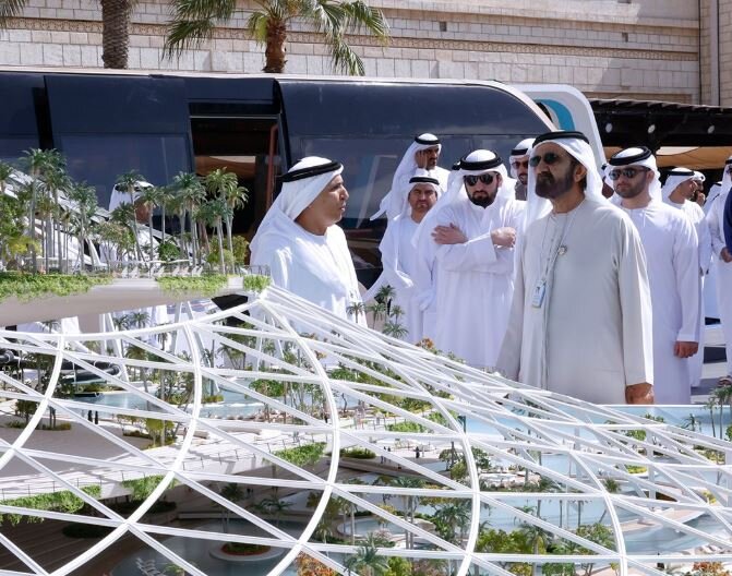 El gobernante de Dubai durante la presentación del proyecto. (X)