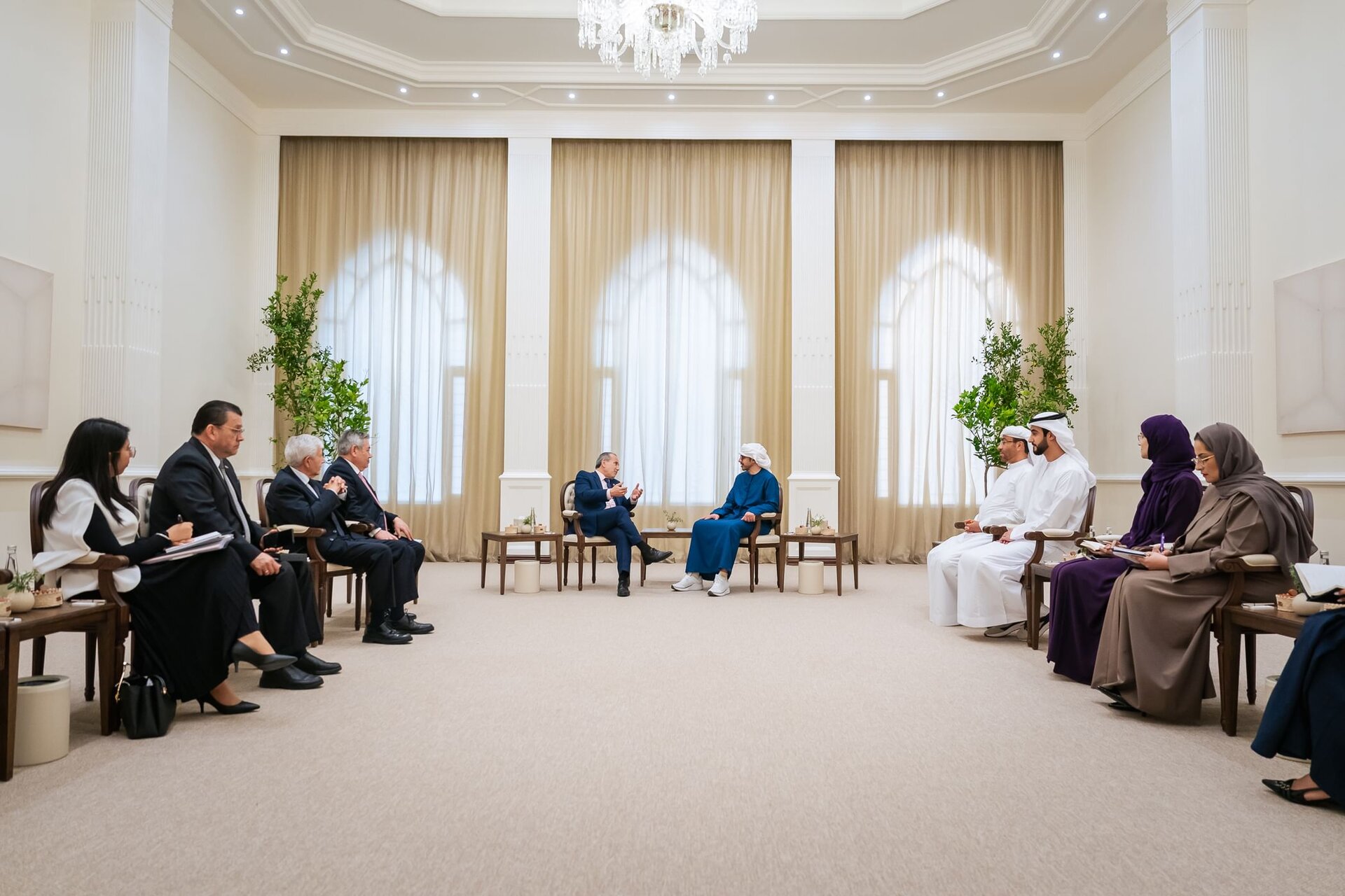 Perspectiva general de la reunión de los ministros de Exteriores de Emiratos y Perú en Abu Dhabi. (WAM)