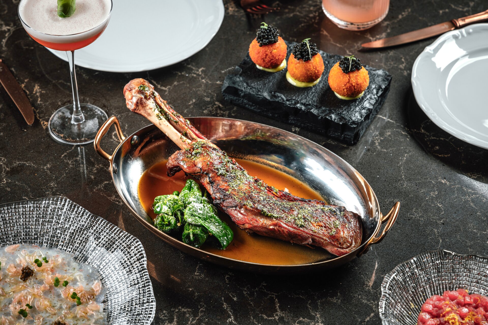 Platos y tapas del exclusivo menú. (Cedida)