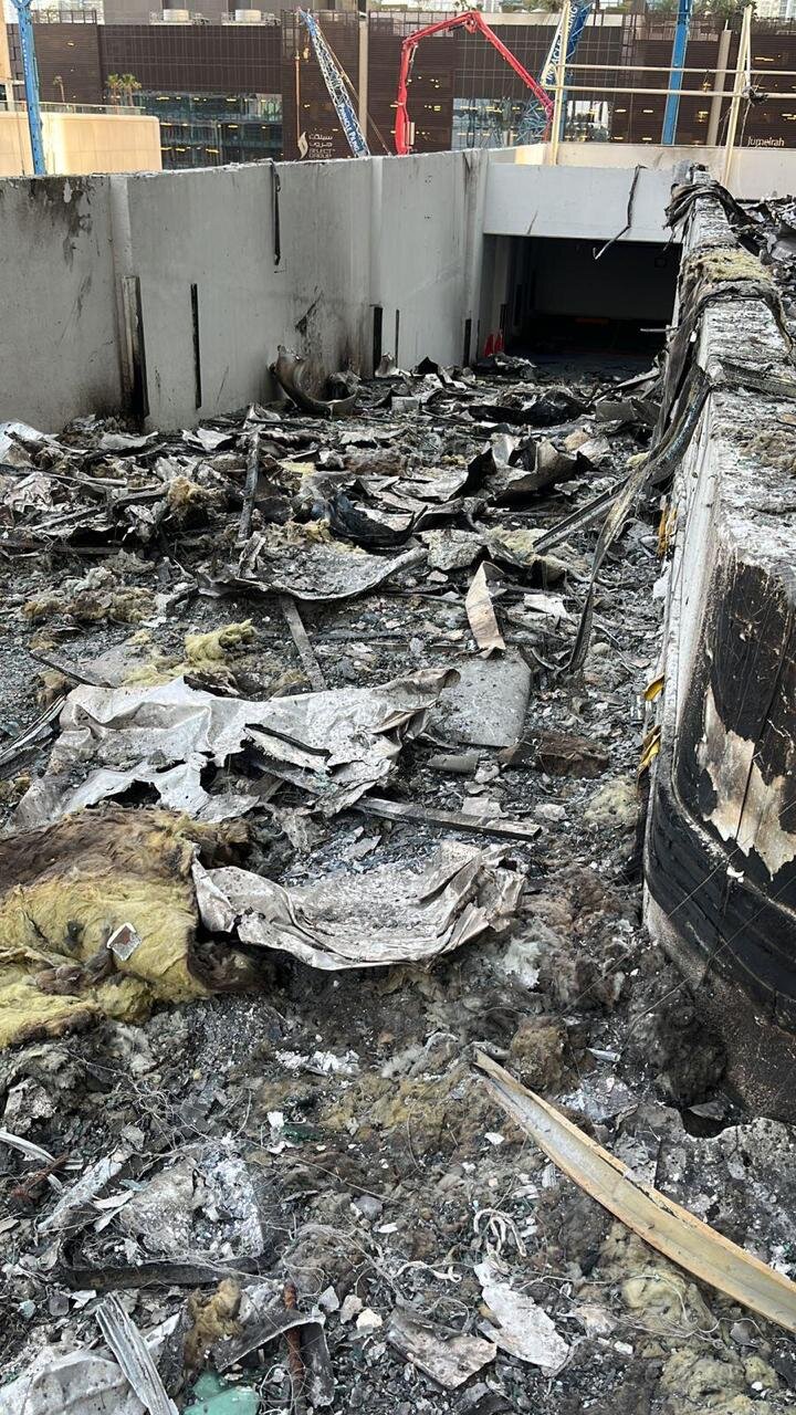 Restos del incendio del edificio. (Cedida)