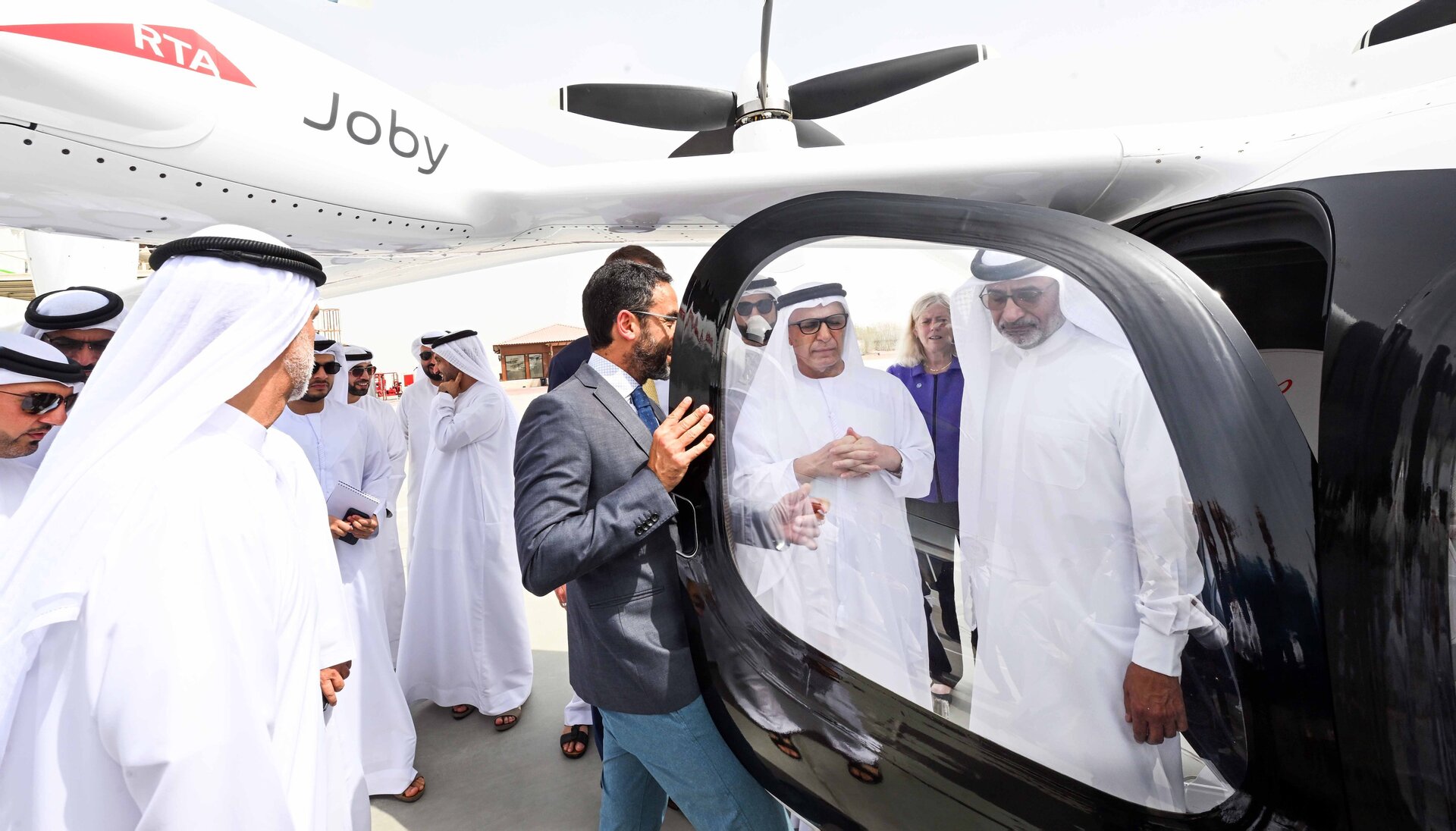 Desarrollo de la prueba del taxi volador en Dubai. (@DXBMediaOffice)