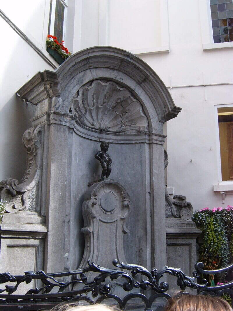 Manneken Pis, situado en Bruselas, una de las atracciones más famosas del mundo. (Patricia Mogollón)