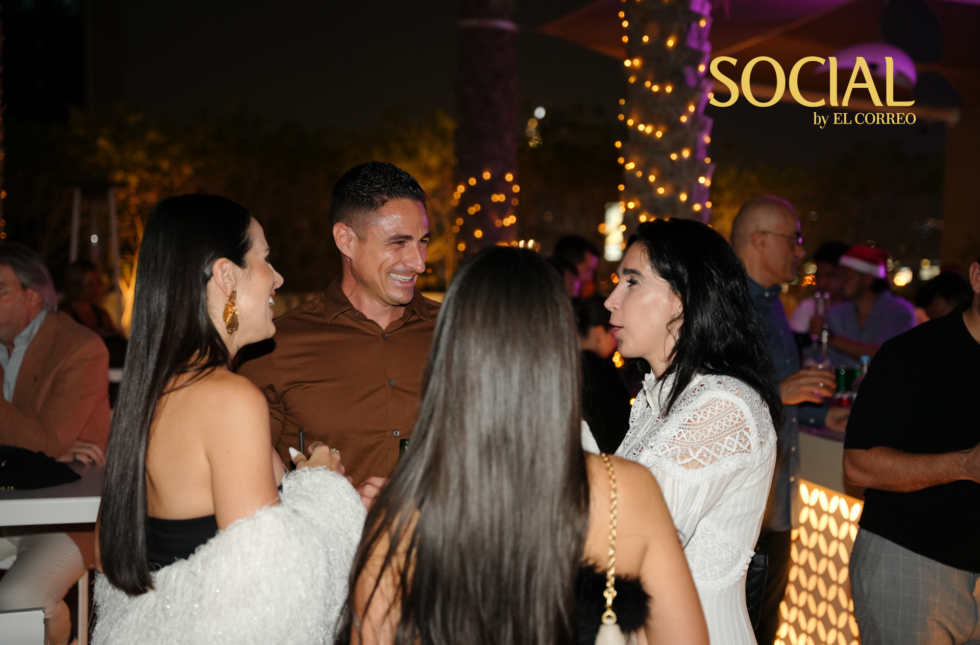 Asistentes disfrutando del evento. (EL CORREO)