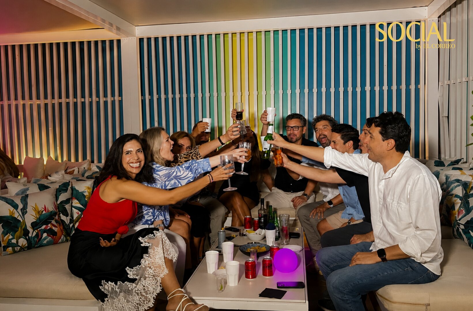 Asistentes disfrutando de SOCIAL.