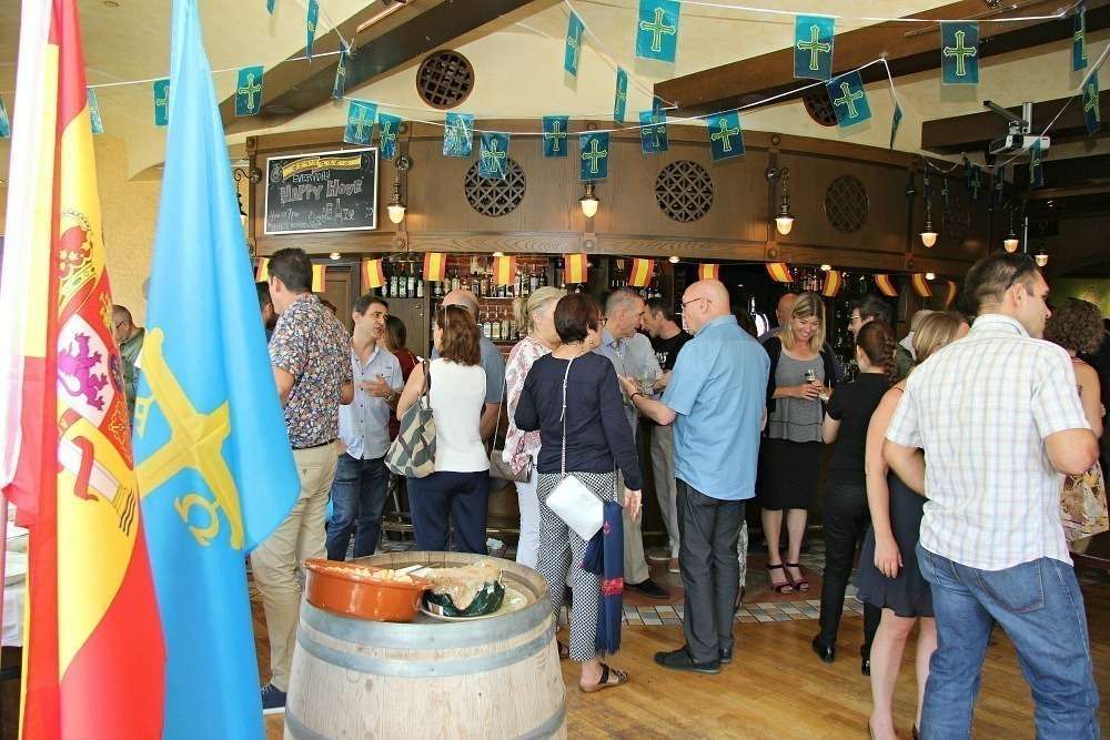 Día de Asturias 2017 en el Seville's. (EL CORREO)