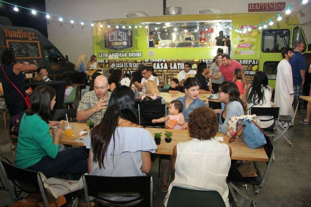 Gran ambiente para celebrar el Día Mundial de la Arepa. (EL CORREO)