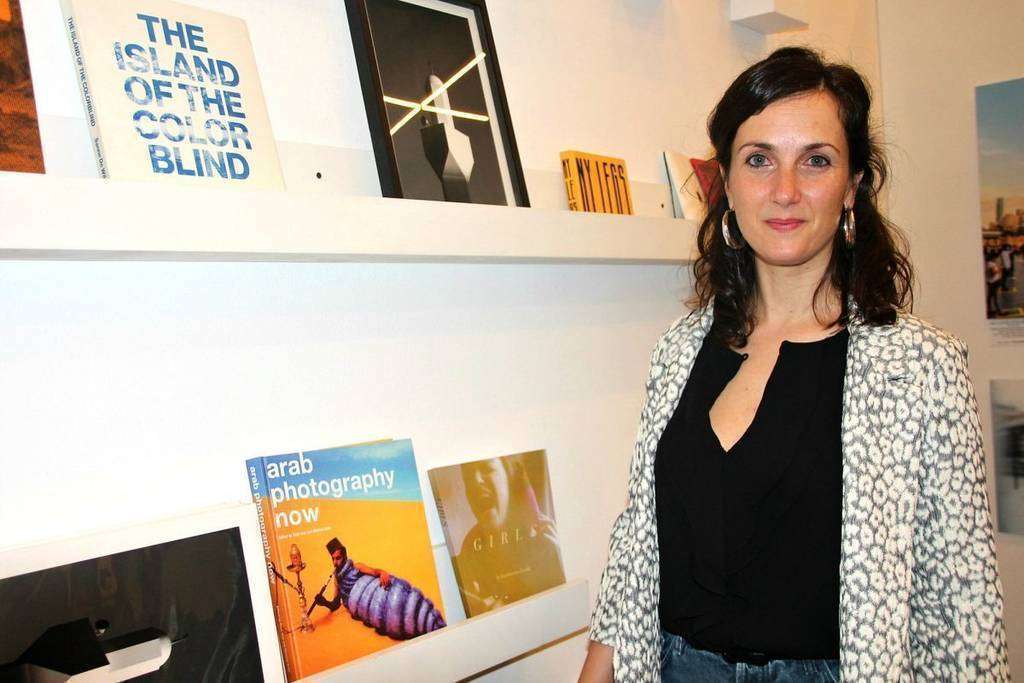 La nueva cónsul de España en Emiratos Árabes, Carmen de Antonio, considera esencial que todos los españoles residentes se inscriban en el registro de la Embajada. (EL CORREO)