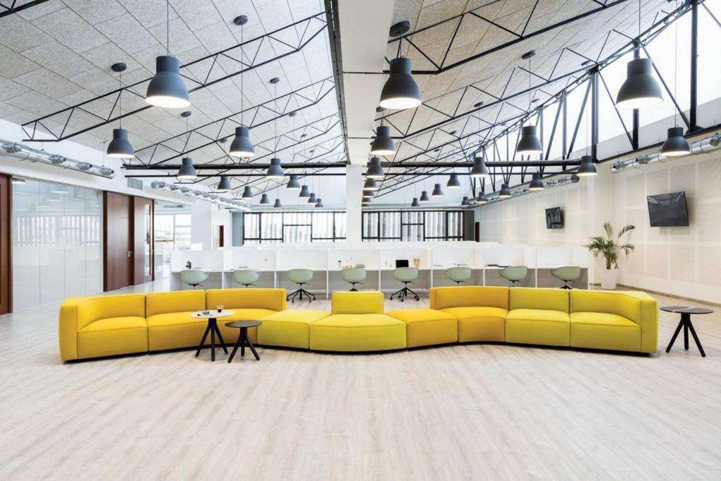 Andreu World equips offices around the world. In the image, the Dado modular sofa system, German Design Award. (Cedida) Andreu World equips offices around the world. In the image, the Dado modular sofa system, German Design Award. (Cedida)