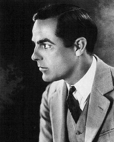 Antonio Moreno nació en Madrid en 1887. Antonio Moreno nació en Madrid en 1887.