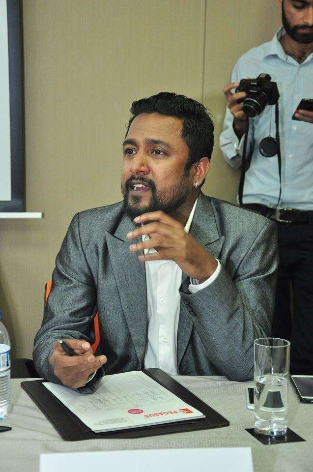 El reconocido coreógrafo Arun Ratna, organizador de Junior Model International. (Facebook)