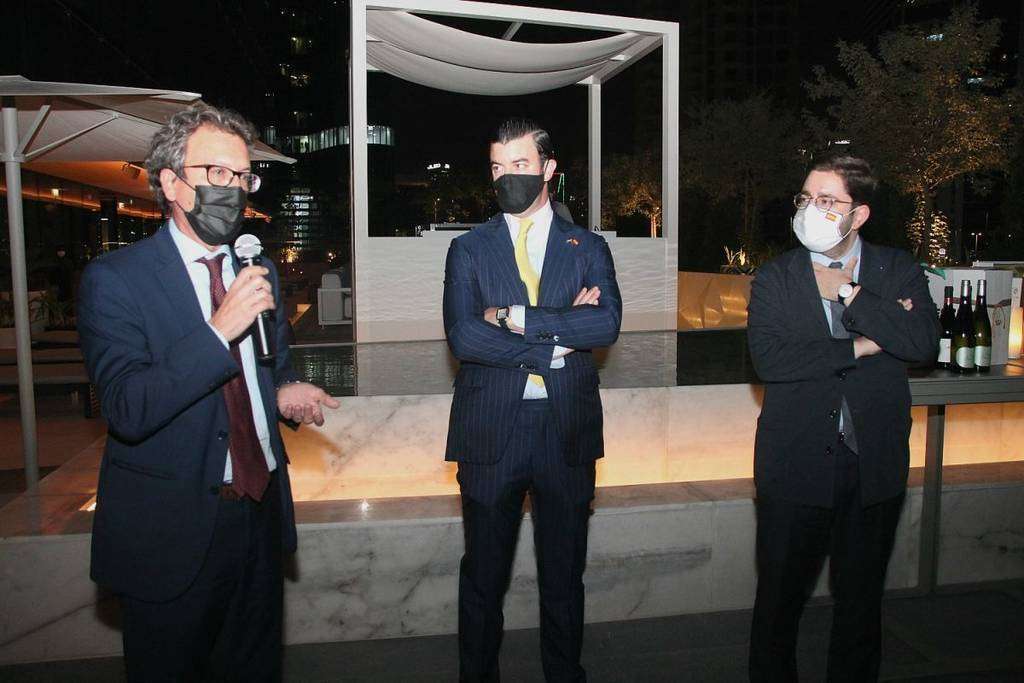 El embajador de España, Antonio Álvarez, durante su intervención en presencia del presidente del SBC y del secretario de Estado de España Global. (EL CORREO)