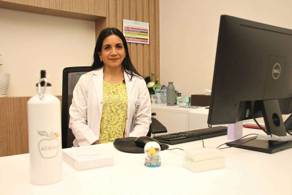 La uróloga española-colombiana Gina Torres, en su despacho del Centro de Células Madres de Abu Dhabi. (EL CORREO)