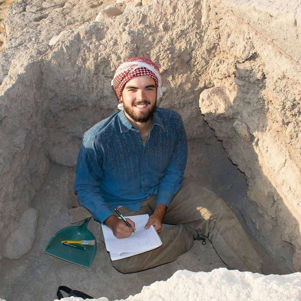 El arqueólogo español David Usieto Cabrera, durante una excavación arqueológica. (EL CORREO)