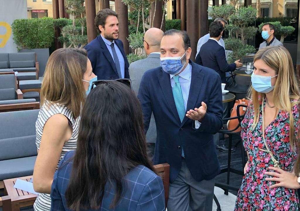 Miembros del Spanish Business Council intercambian impresiones. (EL CORREO)